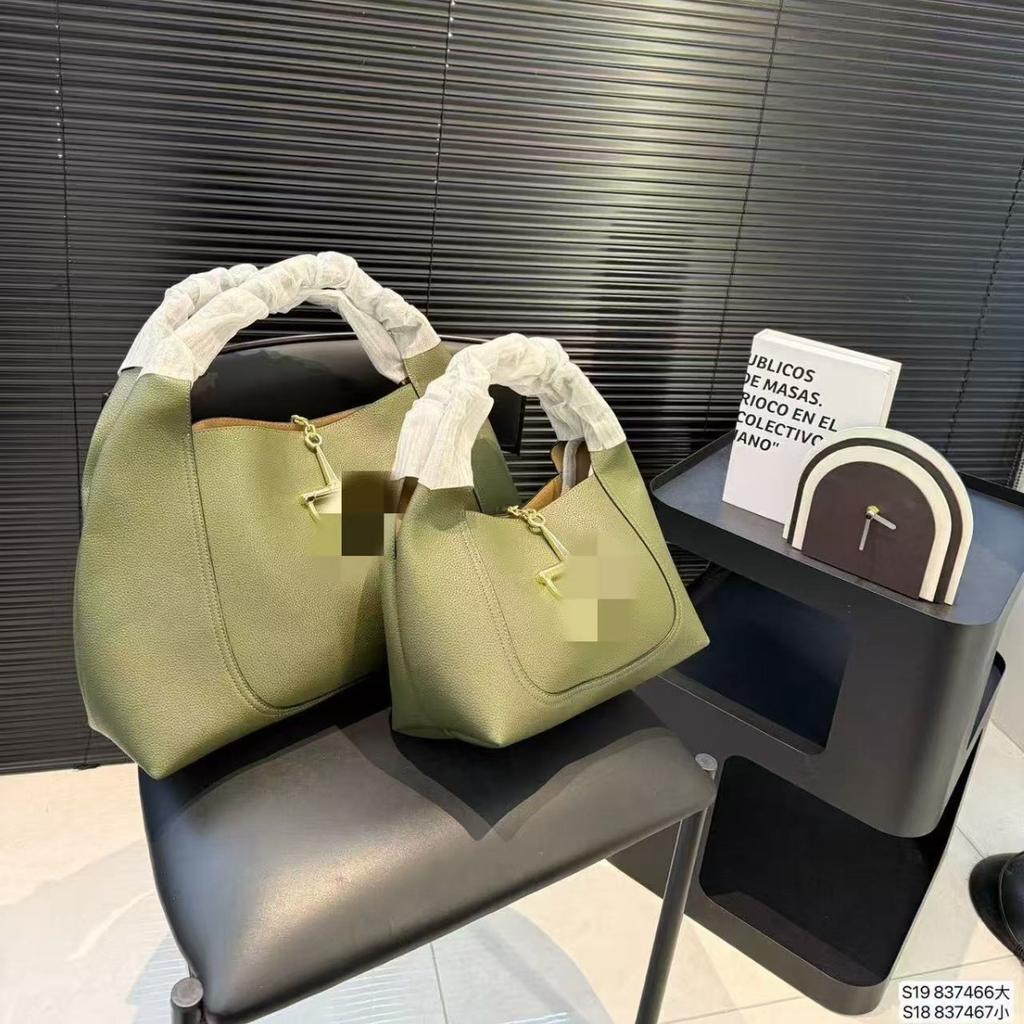 25 Summer New Softbit Series Horse Buckle Handbag Original Leather Grain Cowhide Shoulder Underarm Women's Bag