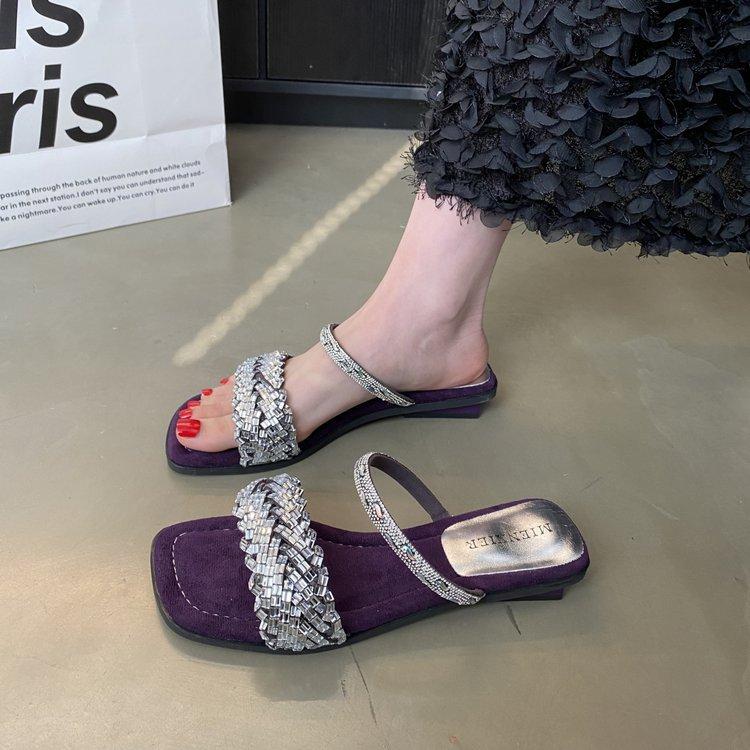 Korean version of cool slippers women's summer wear thick heel fashion rhinestone sandals 2025 new Internet celebrity middle heel one-word drag