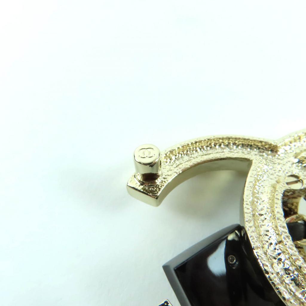 Great CHANEL Brooch COCO Mark bag gold Women B23C Used