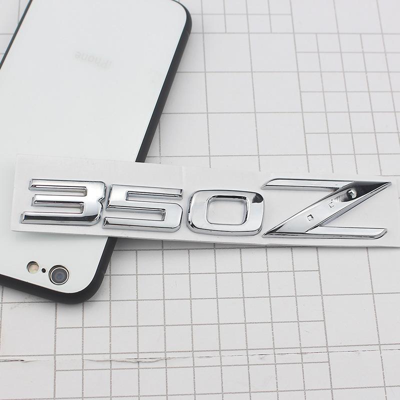 350Z Metallkarosserie 370Z Heckkiste mit Z Heckkisten-Logo gekennzeichnet, und Z 350Z Modifikation an der Seitentür angebracht
