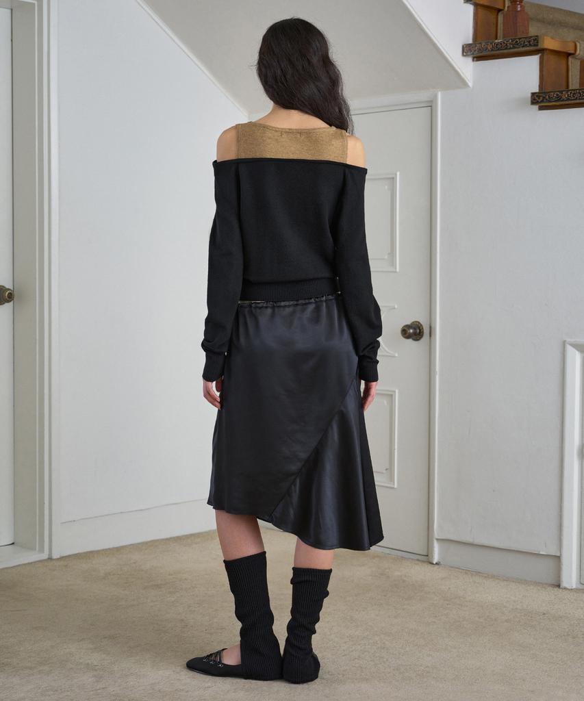 Simeteuligpeosenteu Asymmetric Satin Skirt / Black