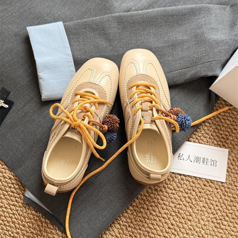 Dexun Schuhe Damen Frühherbst 2025 neu retro vielseitig weiche Sohle bequem niedrig geschnitten zum Schnüren Haarknäuel lässige Sportschuhe
