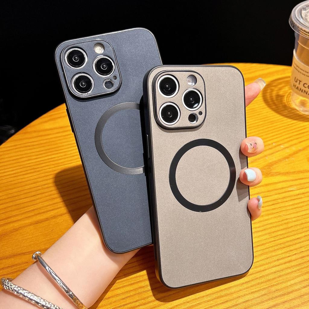 Magnetic Attraction for IPhone15promax, Anti-drop Apple 14 Simple Business Retro Phone Case