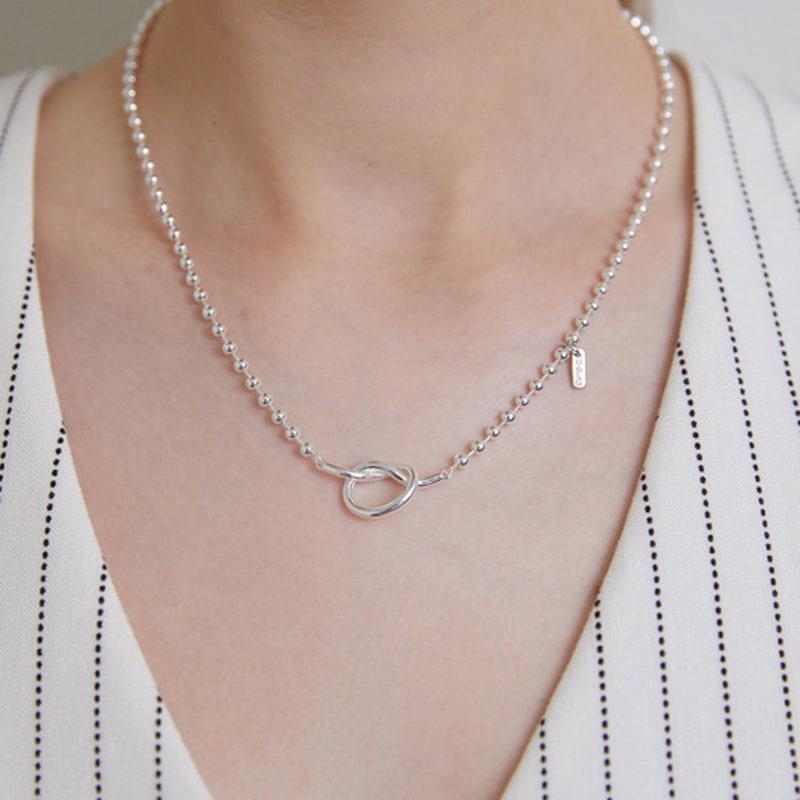 GETMEBLING Pretzel Necklace