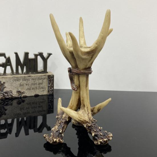 Deer Antler Candlestick Ornament Resin Crafted Artistic Design Figure Artisanal Candlestick Decor