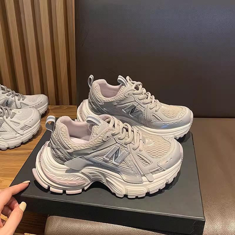 

European station platform dad shoes women s 2025 new versatile breathable mesh lightweight height increase casual sports shoes 40