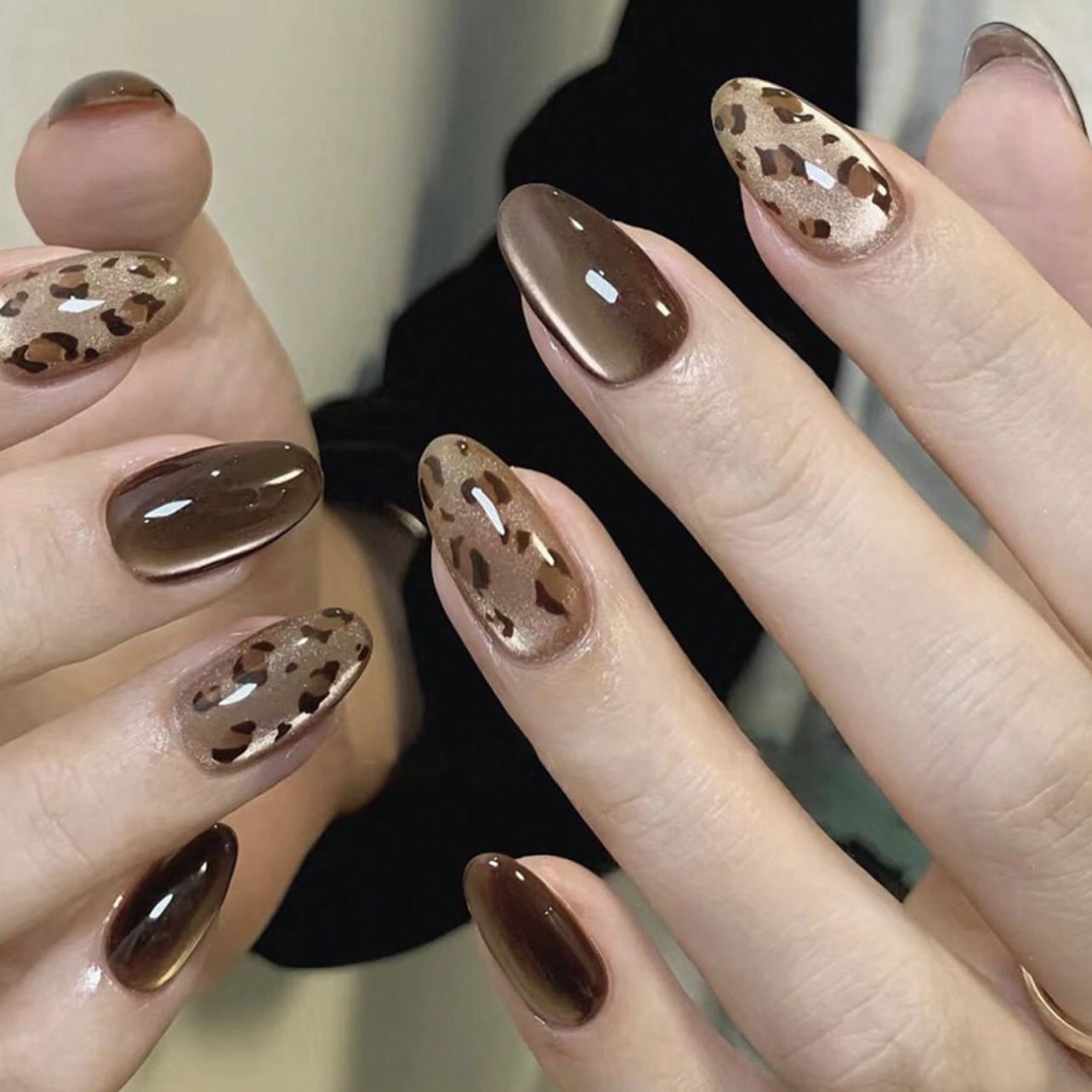 Leopard Print Cat Eye Short Almond Nails for Autumn/Winter