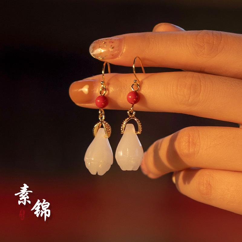 Elegant Ebony Flower Hairpin for Women – Ancient Style, High-End Feel, Simple Chinese Design, Perfect for Daily Use.