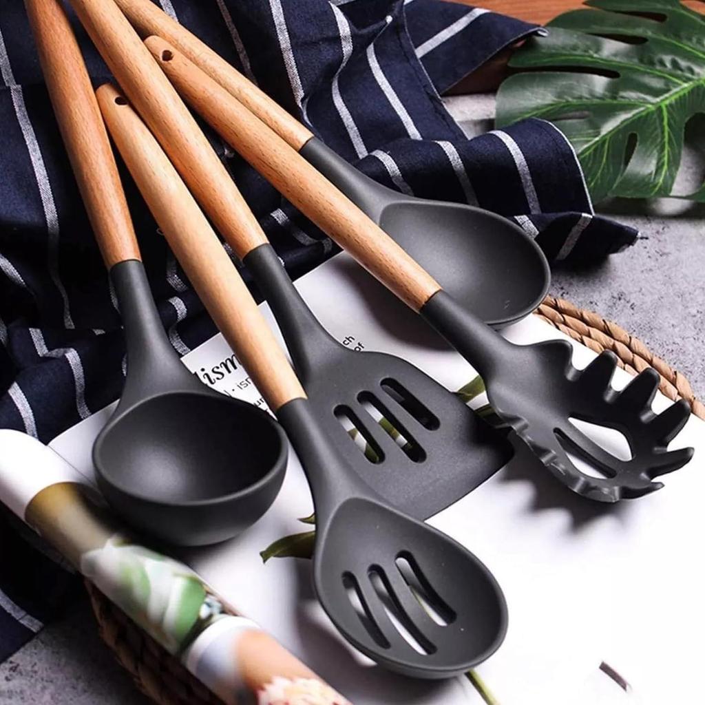 Cooking Utensils Kitchen Utensil Set, 12 PCS Wooden Handle Nontoxic BPA Free Silicone Spoon Spatula Turner Tongs Kitchen Gadgets Utensil Set