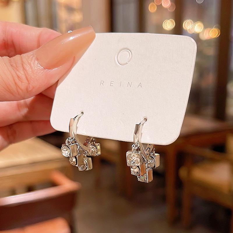 Cercei cu pandantiv din argint S925 și zirconiu - Design elegant și versatil pentru femei