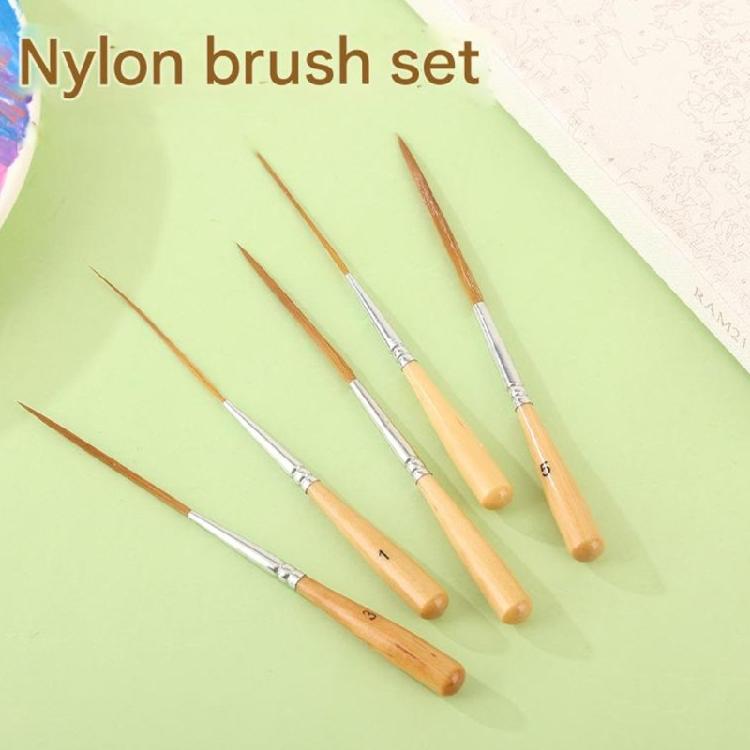 Pack of 5 Artisanal Brushes Featuring Short Grip and Elastic Bristles for Oil Gouache Creations Detailed Work