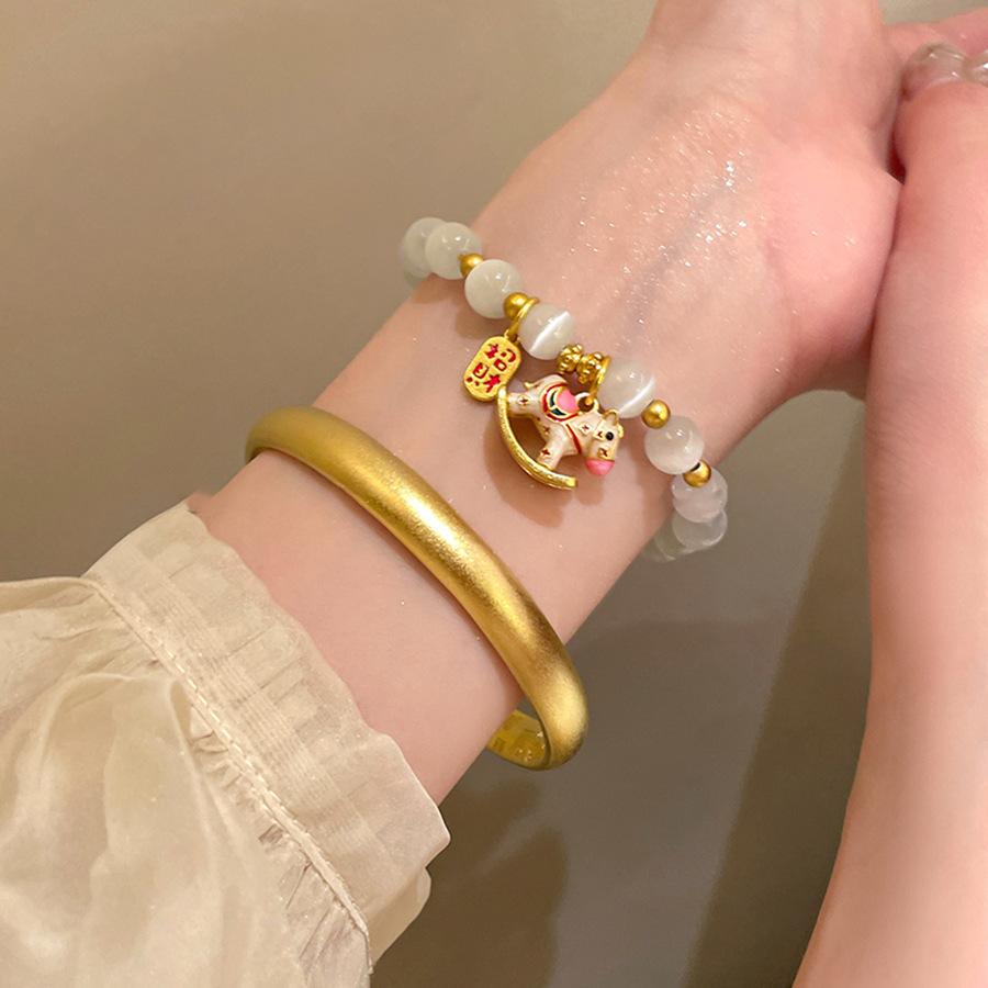 

opal beaded Trojan horse pendant bracelet simple temperament versatile bracelet new Chinese personality fashion jewelry