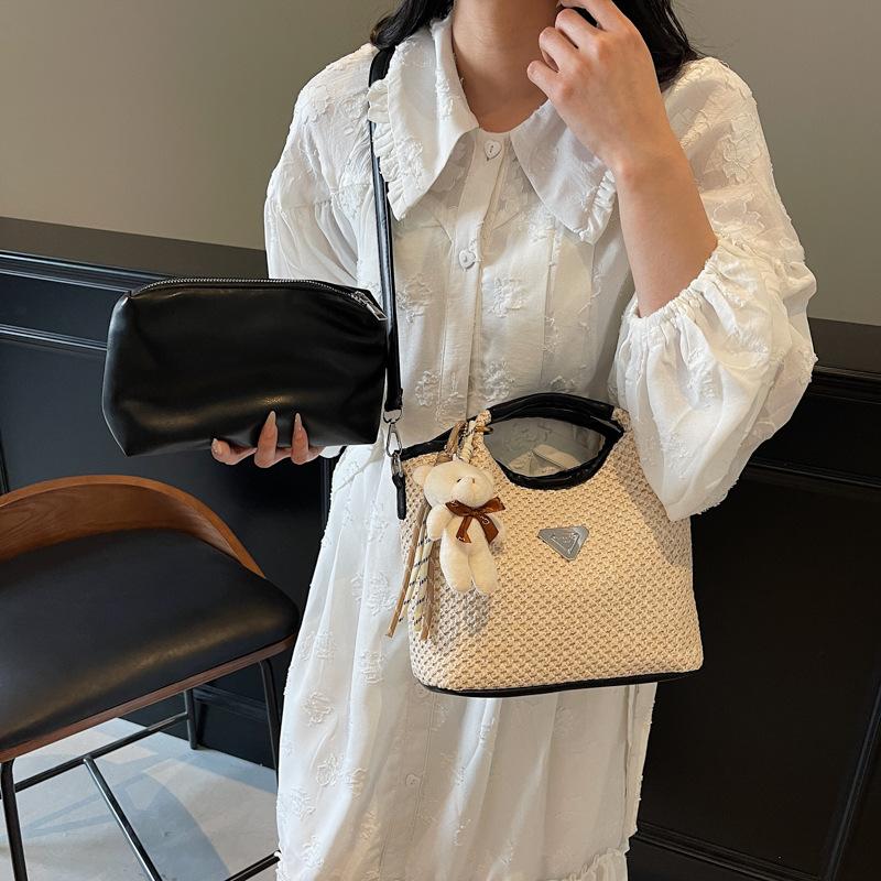 New Large-capacity Commuter Portable Tote Bag Women's Versatile Casual Messenger Bag