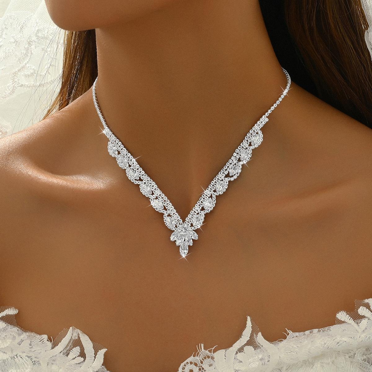 

Zircon Water Drop Choker Necklace Light Luxury Niche High-End Collar Autumn And Winter Dress Temperament Jewelry