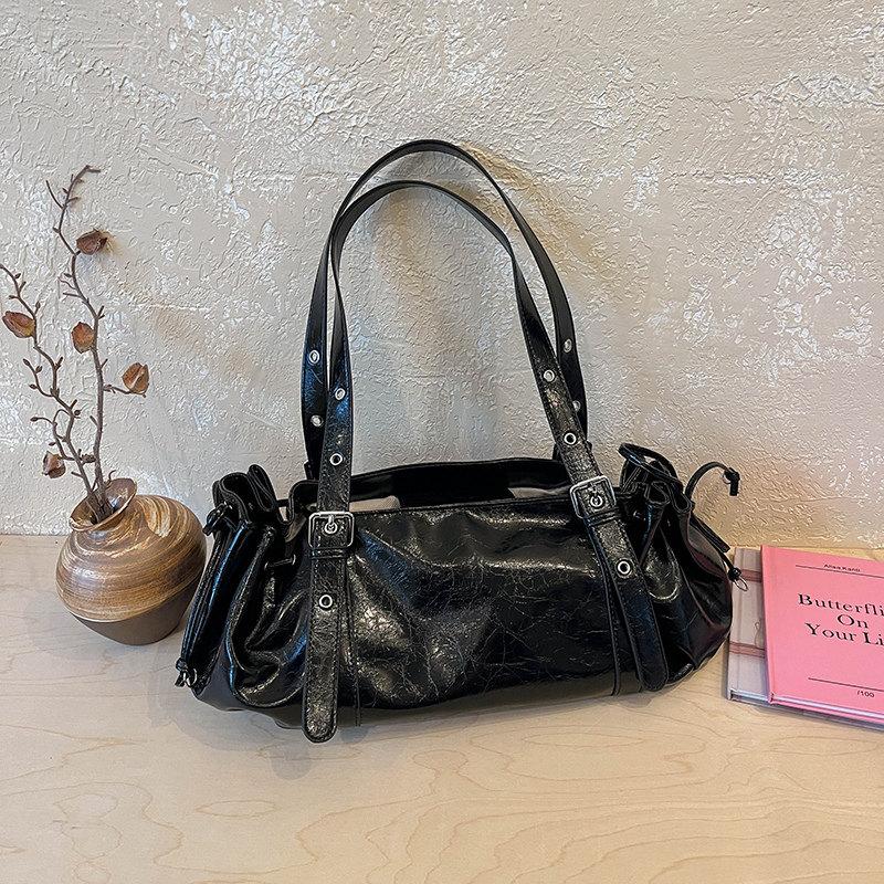 Pink PU Shoulder Bag For Women Trendy Large Capacity Commuter Tote Bags Simple Casual Motorcycle Style Traveling Handbags