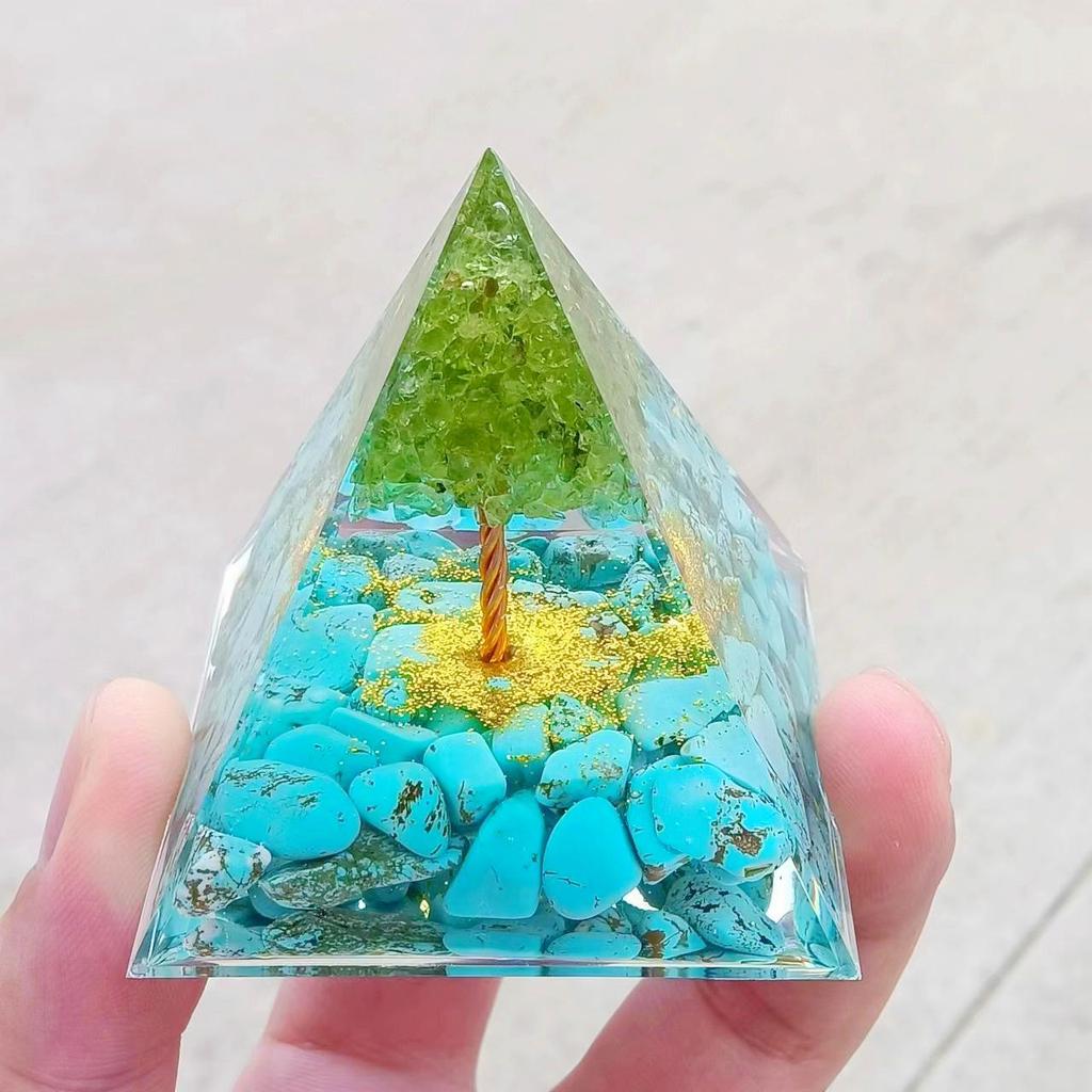 Crystal Stone Pyramid Resin Decor: Home, Office, Car Ornaments