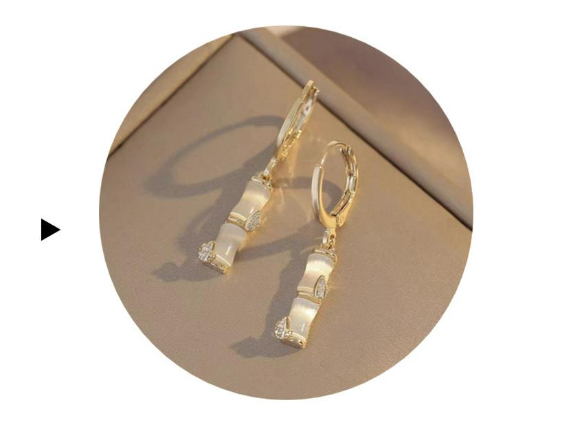 Elegant Bamboo Joint Cat's Eye Earrings: Chic, Versatile Design for Women