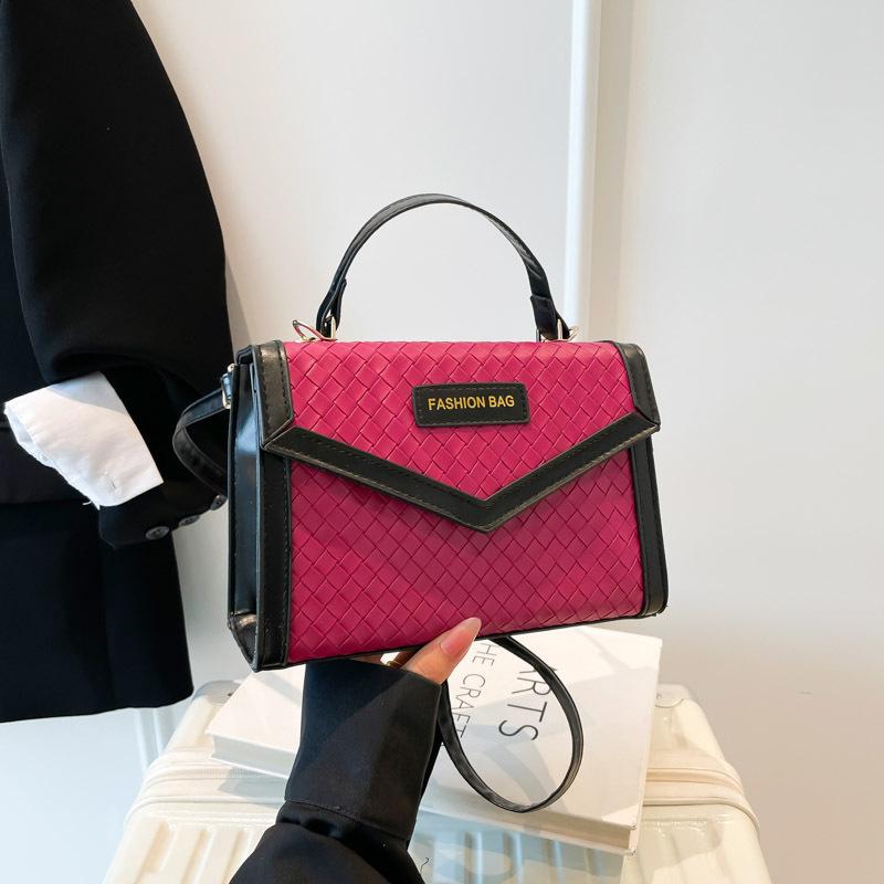 

Trend grass woven pattern niche shoulder bag women s new messenger bag casual personality contrasting color portable square розы красного