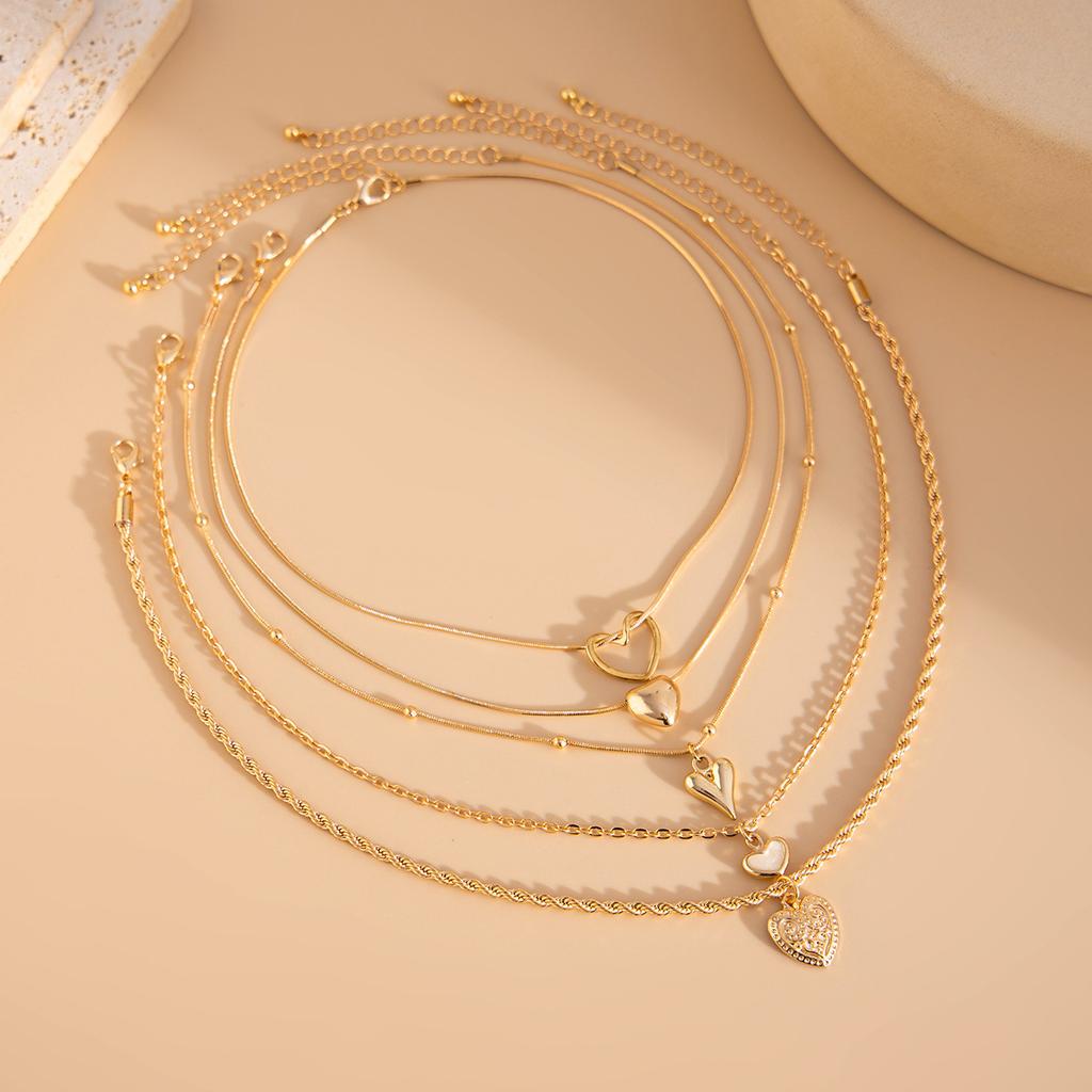 Punk Style Love Heart Alloy Pendant Necklace Personalised Tassel Twist Chain Collarbone Chain Temperament Light Luxury Stacked Ladies Necklace