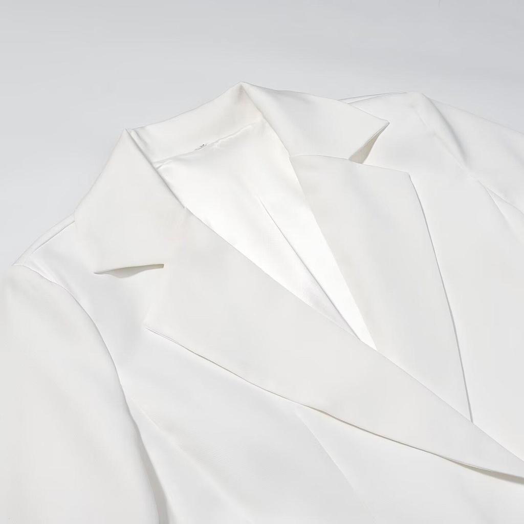 2025 Women's Fashion Double-Breasted Black & White Waist-Cinching Suit Jacket