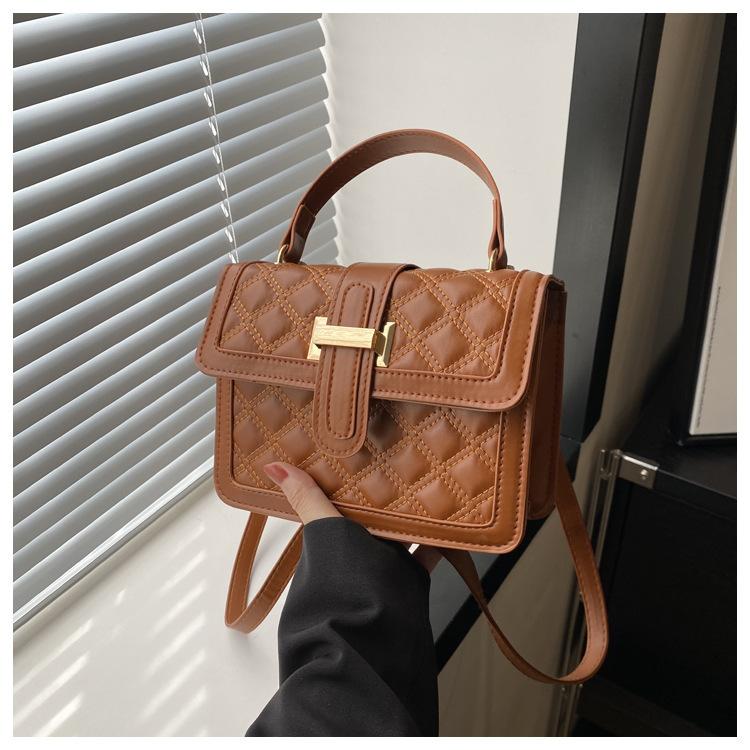 

Rhombus embroidery thread simple 2025 large-capacity new trendy fashion texture solid color portable shoulder messenger bag bag women коричневый