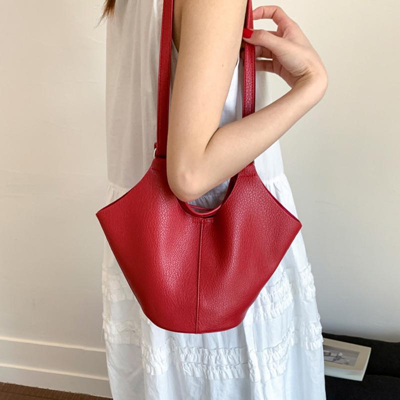 French Style Bucket Bags Women Design Sense Casual Commute One Shoulder Bags Light Luxury Red Bridal Handbags Trend 2026
