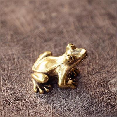 Brass Frog Statue Ornament Retro Animal Figurines Tea Pet Desktop Home Office Decor Mini Micro Garden Landscaping Decoration