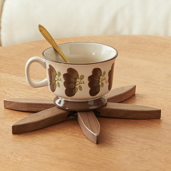 1/3/4/5 ks Ořechové dřevěné podložky se stojanem Žáruvzdorné podložky na hrnce Pánve Design tvaru vánočního stromku Podložky podložky do kuchyně Dekorace stolu Dárek