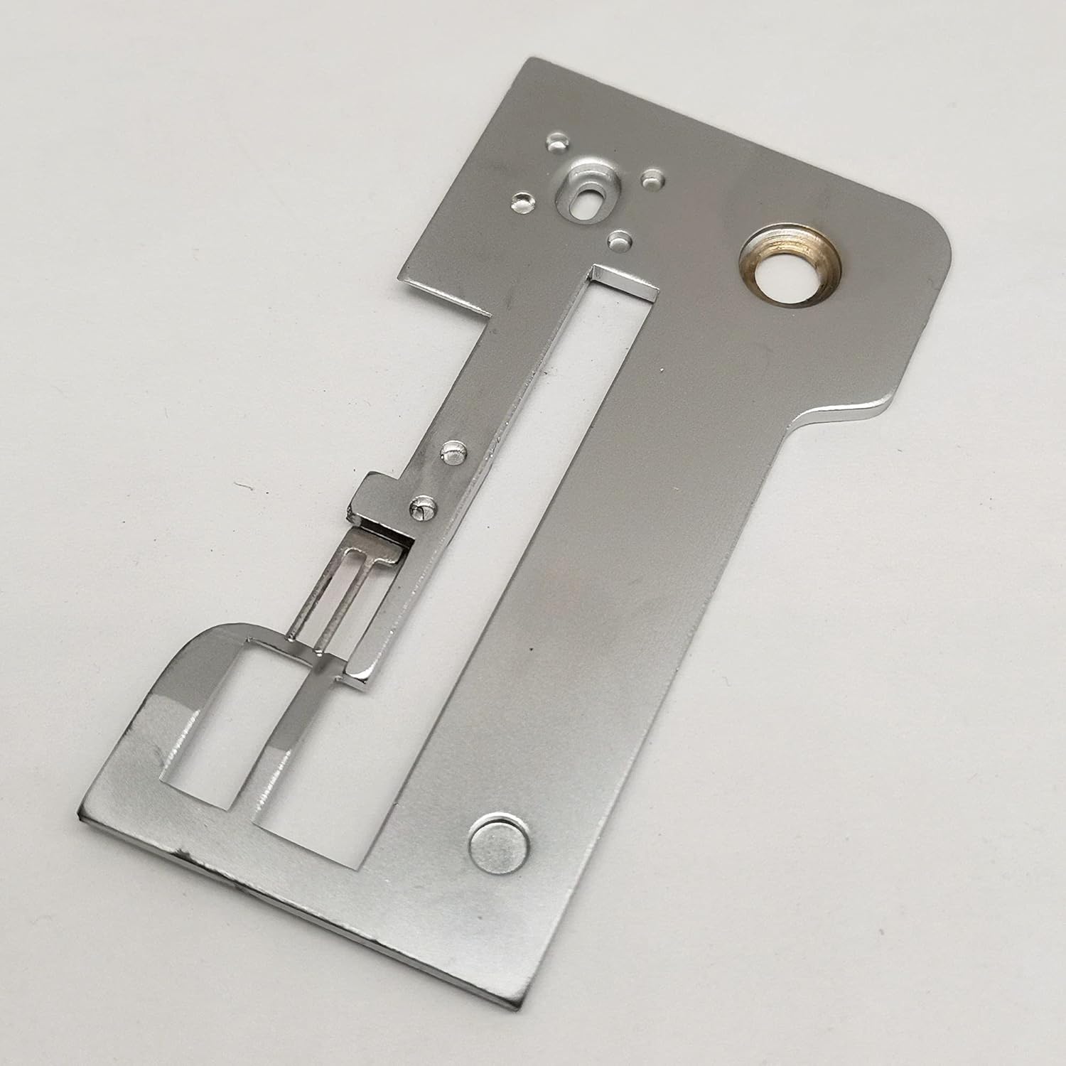 HONEYSEW Needle Plate for Brother Serger 3034D 1034D 1034DAV 1134D 1134DW 2034D 929D DZ123 4