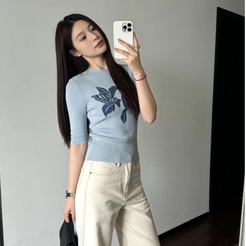 Women's Floral Embroidered Slim Fit Knit Top - Sweet Girly Style, Round Neck, Mid-Sleeve (K3-19)