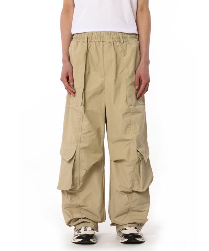 BOUNDARY Multi-Pocket Shirred Nylon Pants [Beige]