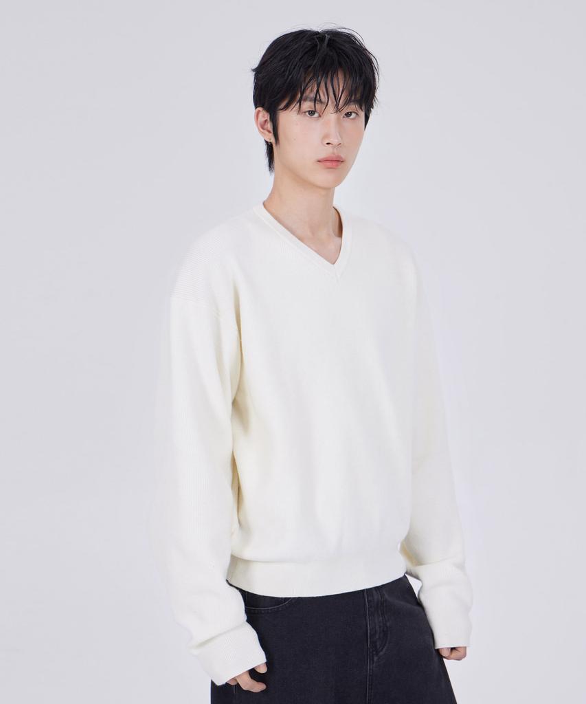 GLW Minimal V-Neck Crop Knit Ivory