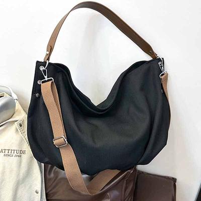 Kadın çantaları – Geniş Çantalar