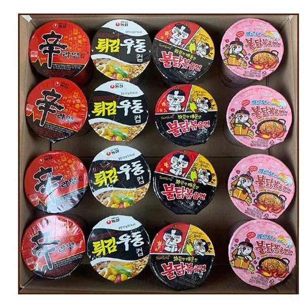 

4 маленьких чашки Shin Ramyun + 4 кусочка жареного удона + 4 кусочка жареной острой курицы + 4 кусочка Carbo Buldak, 1 набор