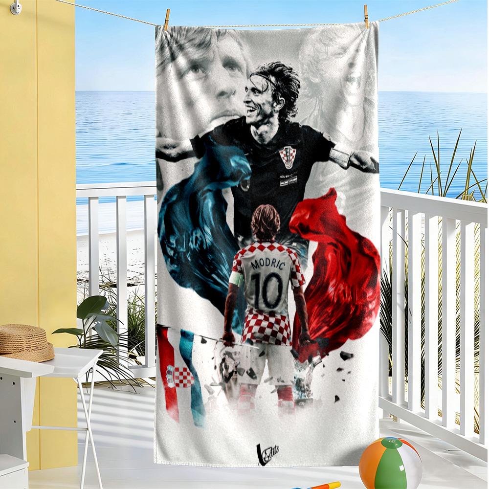 Cr7: Legacy Motion Beach Towel Super Soft Microfiber Quickdry Fabric Comfortable Lightweight