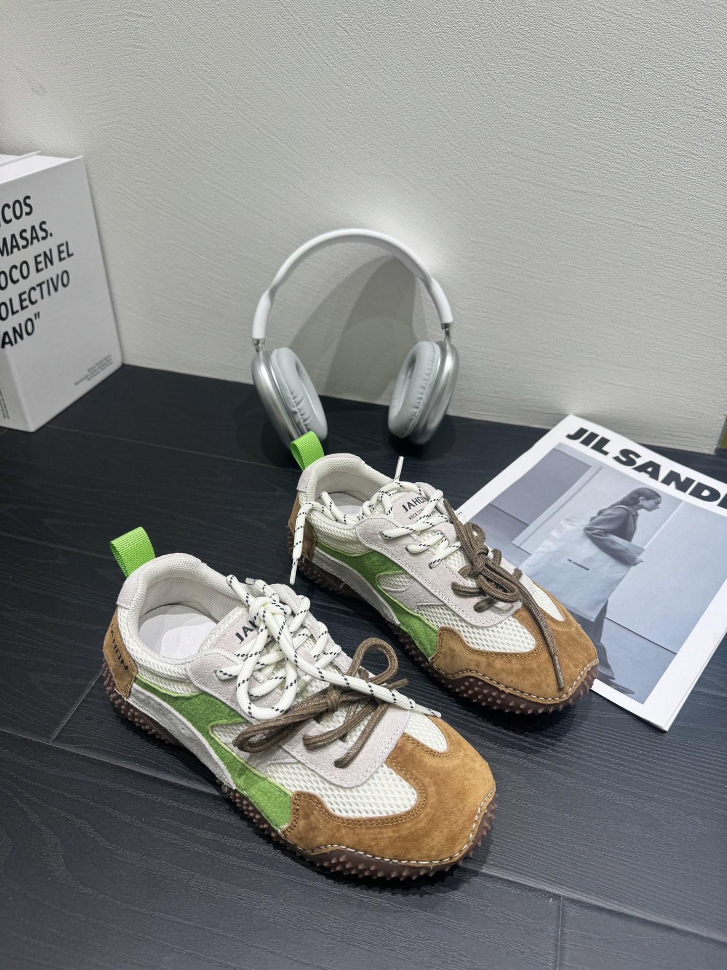 

2025 new retro Dexun shoes women s versatile casual shoes women s pairs of shoelaces contrasting colors lightweight soft-soled sports outdoor shoes 35