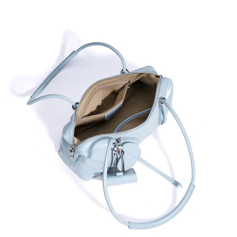 Baguette bag women's leather new portable shoulder bag summer feeling large capacity commuter women's bag