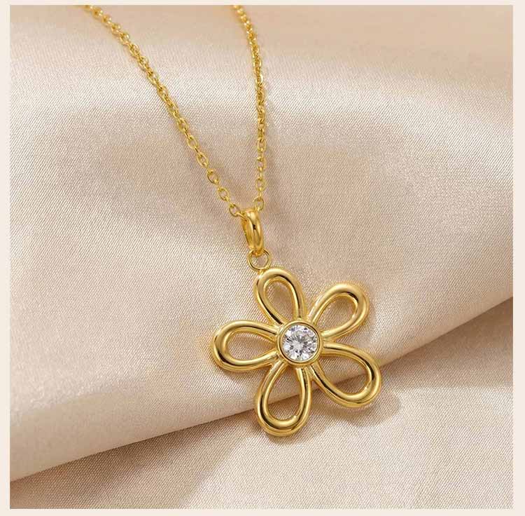French Vintage Flower Necklace Zircon Stainless Steel Gold Color Hollow Floral Pendant Necklace for Women Non-Tarnish Jewelry