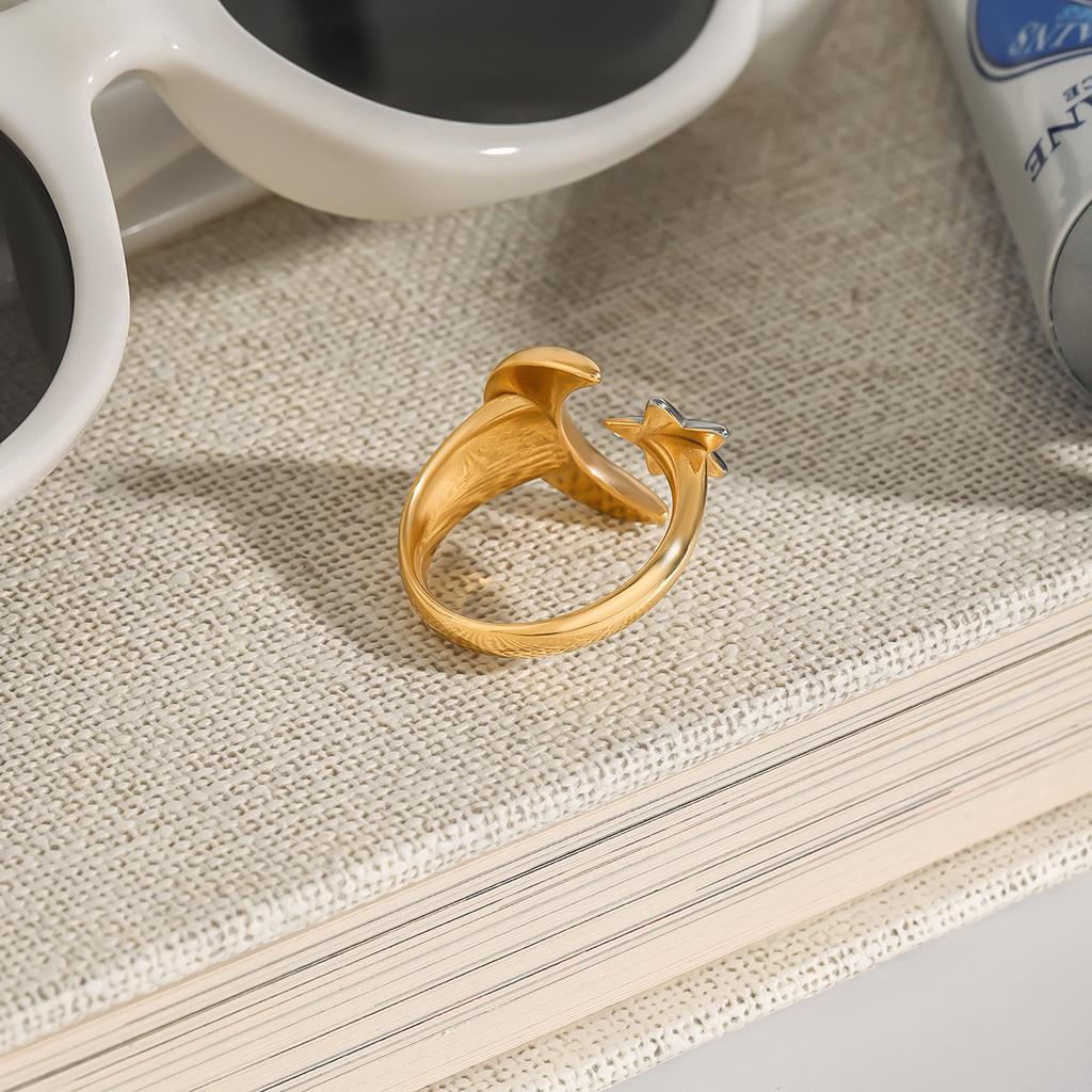 Yori Lucky Star Moon Stainless Steel Ring 18K PVD Plated Texture Waterproof Golden Jewelry Recommend Gift