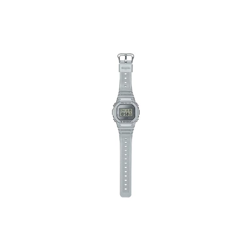 CASIO G-SQUAD series 200 meters waterproof digital Quartz resin strap unisex silver dial DW-5600FF-8JF