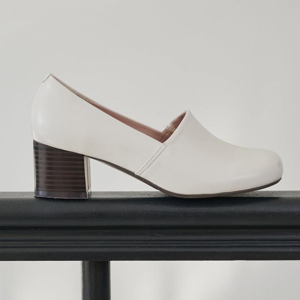 

Elizabeth Stewart Natural Leather Wide Fit Pumps Ebal167104 blacks/225