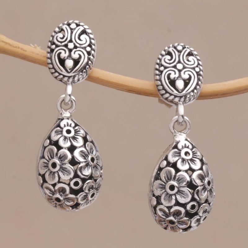 

Retro Copper Color Bohemian Earrings Drop-shaped Carved Flowers Dangle Earrings Women Party Wear Zircon Every Day медный