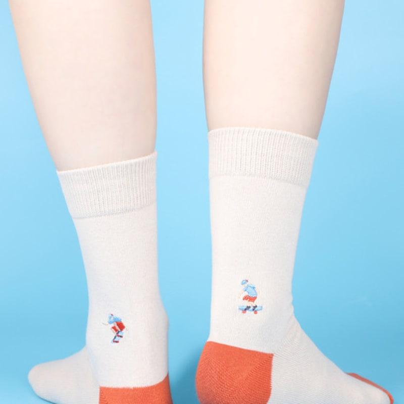 SNOOZY Skateboarder Embroidered Socks (Beige Orange)
