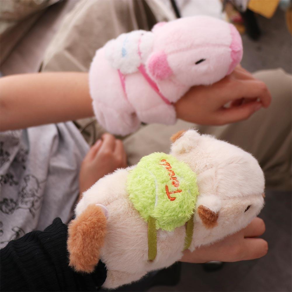 

Rotatable Slap Bracelet Series Capybara Rodent Capybara Plush Wrist Band Christmas Toy рожевий