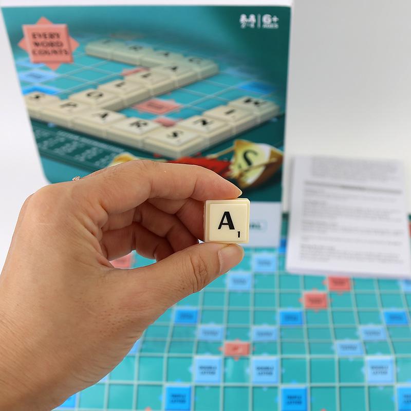 SCRABBLE Interaktywna Gra Ortograficzna: Zabawka edukacyjna dla 2-4 graczy, idealna do zabawy rodzic-dziecko