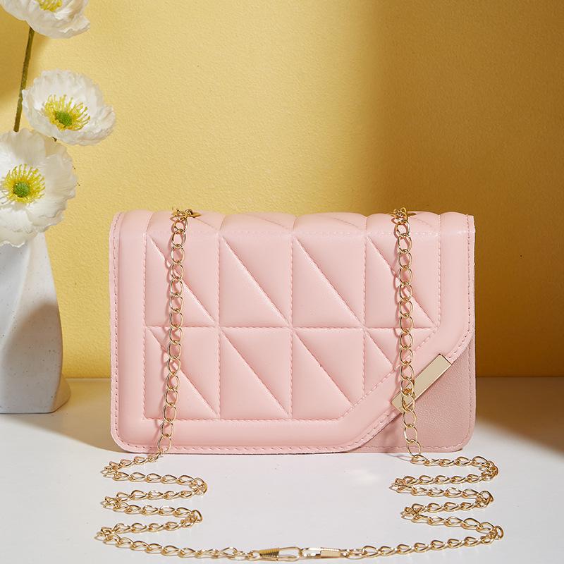 Classic Women Black Quilted Shoulder Bag, Stylish Chain Strap Crossbody Purse, Versatile for Elegant Casual Formal Occasions