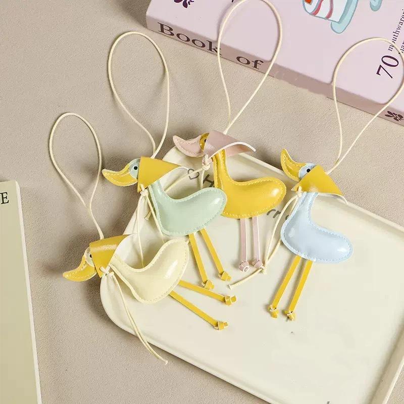 Creative Scarf Duck Duck Duckling Car Keychain Pu Leather Bag Pendant Pendant Car Keychain Decoration With Cute Keychain