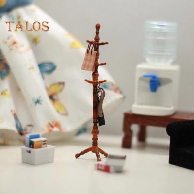 1:12 1:Akcesoria do mini domku dla lalek w skali 6, miniaturowy stojak na kapelusze i płaszcze, zestaw wieszaków na ubrania, drobiazgi do sypialni domku dla lalek