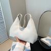 High Value Niche Design Versatile Commuter Retro Shoulder Baguette Armpit Bag Crescent Dumpling Women'S Bag Tide