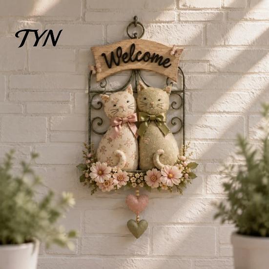 Wood And Metal Wall Decor Floral Cat Couple Welcome Sign, Wooden Hanging Ornament, Pastoral Garden Balcony Ornaments Art Plaque for Living Room